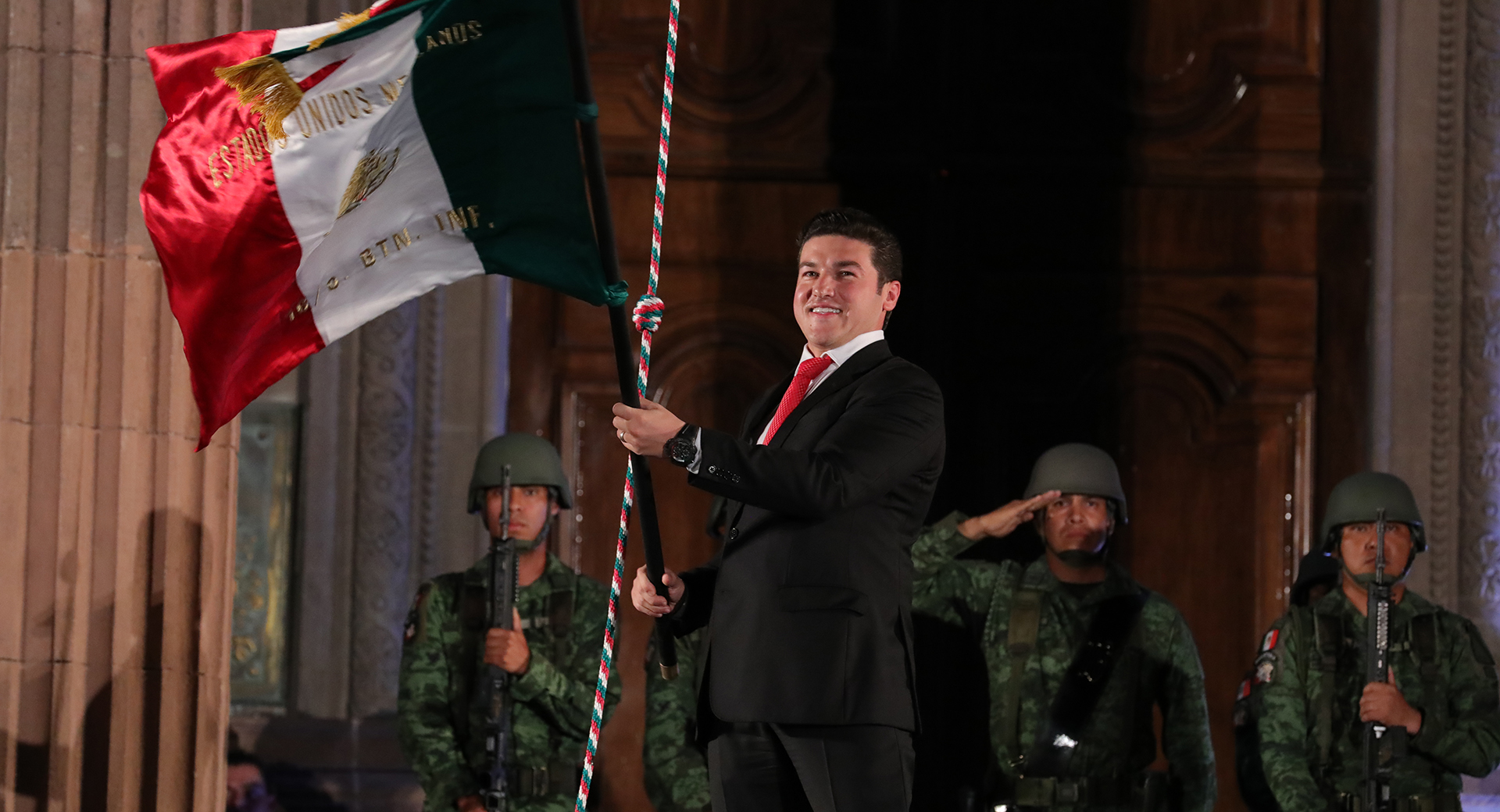 Encabeza Samuel García tradicional Grito de Independencia