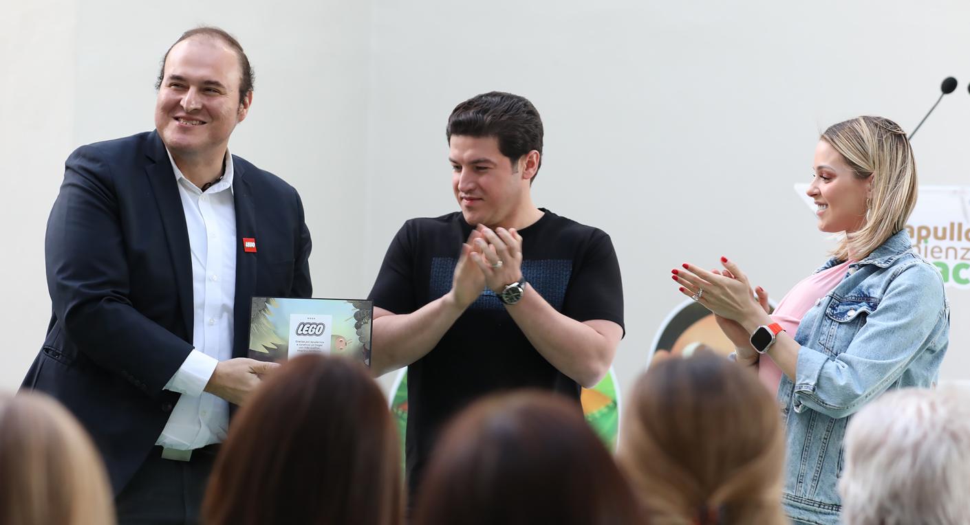 entrega villas de capullos renace