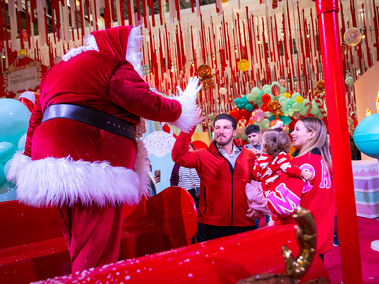 Celebra Gobernador en familia posada de DIF Capullos 2024