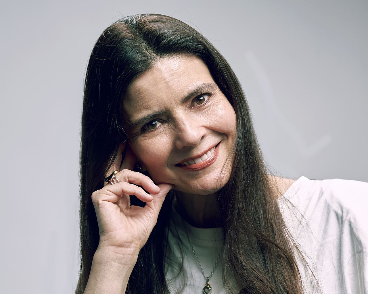 Presentarán “Hijas de La Historia 2” de Isabel Revuelta Poo