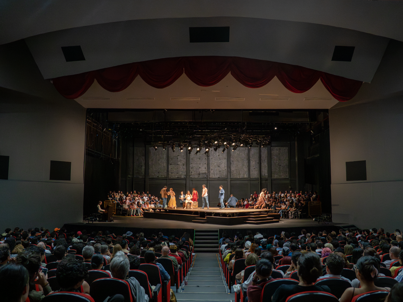 Disfrutan miles El Festival de Teatro Nuevo León