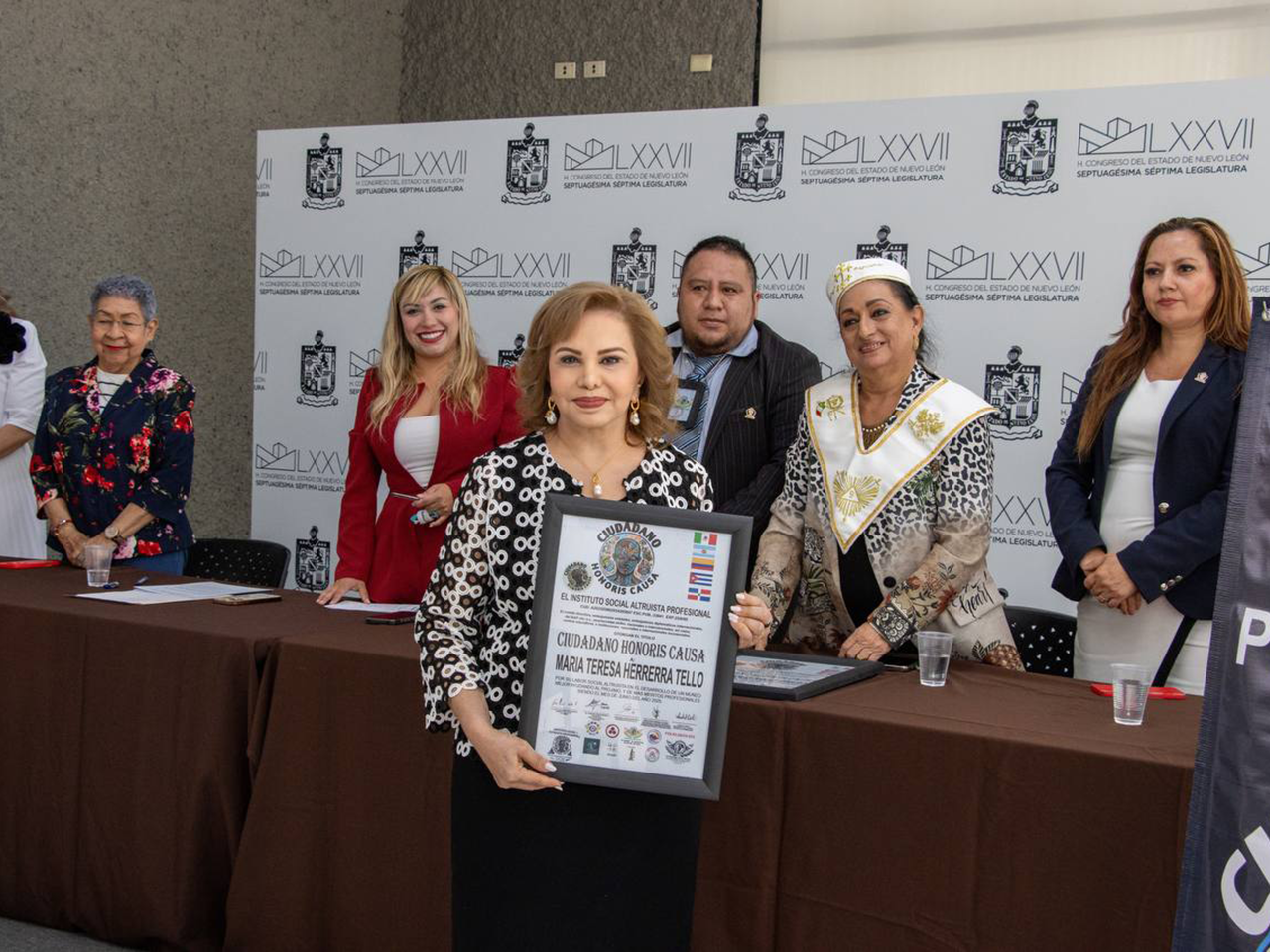 Reconocen trayectoria  de Contralora General de NL 