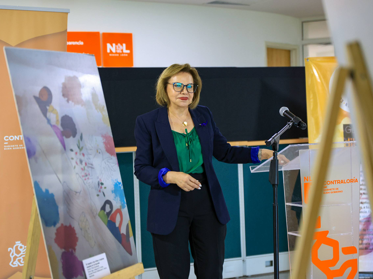 Invita Contraloría a la reflexión sobre igualdad de género a través de galería pictográfica