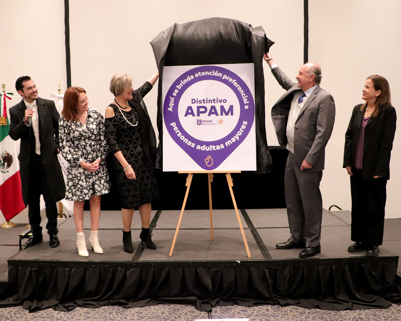 Presenta Gobierno de Nuevo León Distintivo APAM