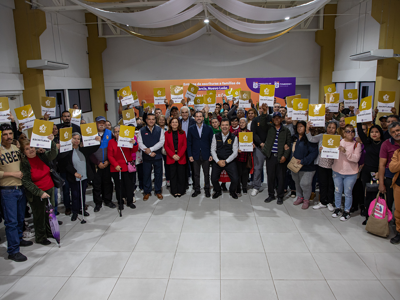 Avanza IVNL en la escrituración de viviendas en beneficio de familias de García