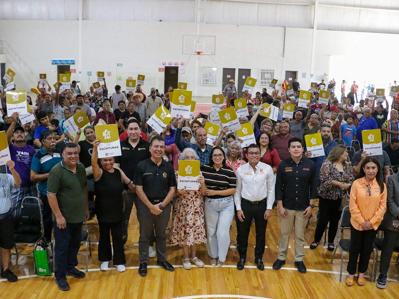 Supera Nuevo León las 14 mil escrituras entregadas para dar certeza jurídica a las familias