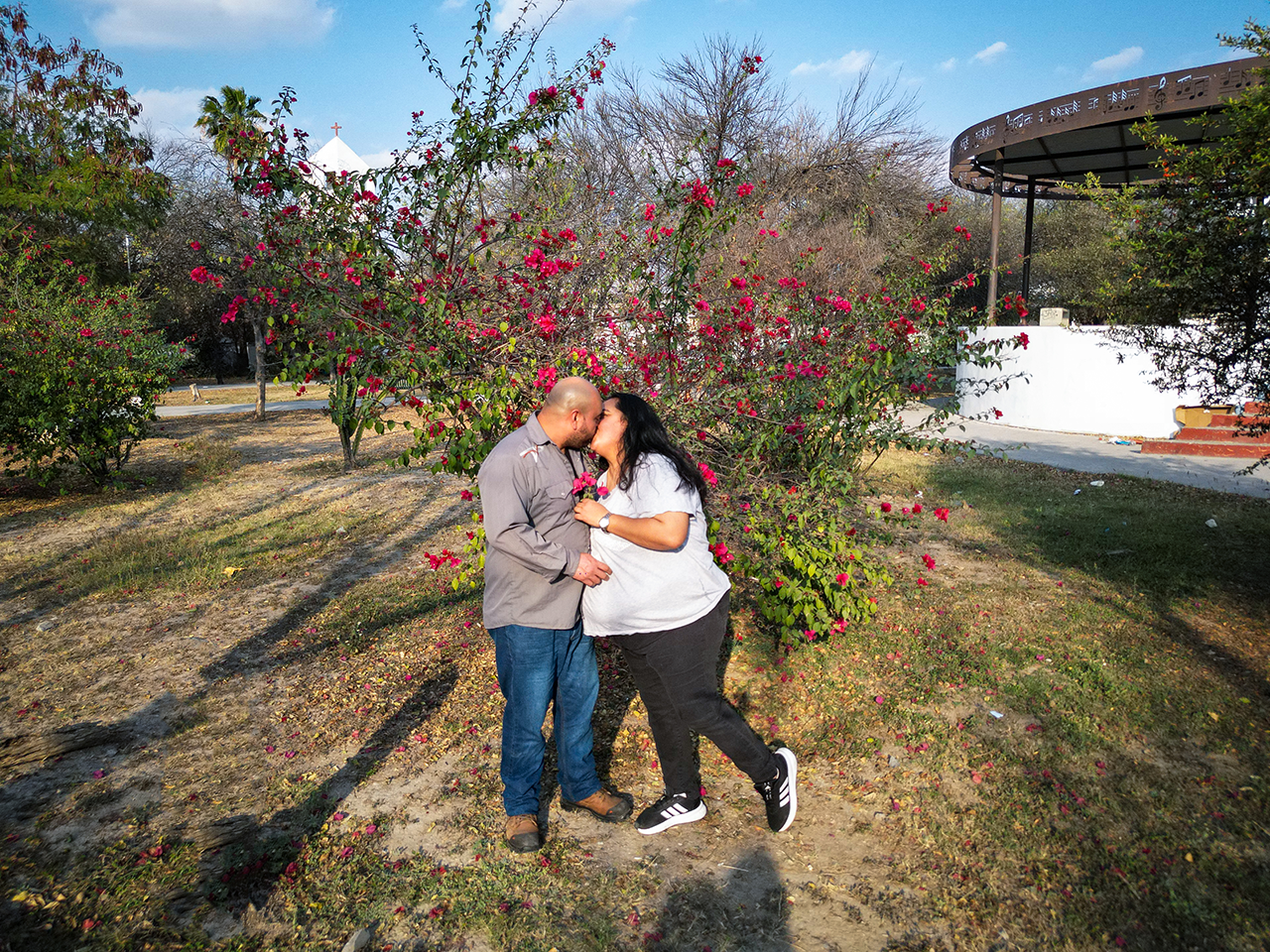 Un amor que esperó nueve años para decir "sí" frente a su hija