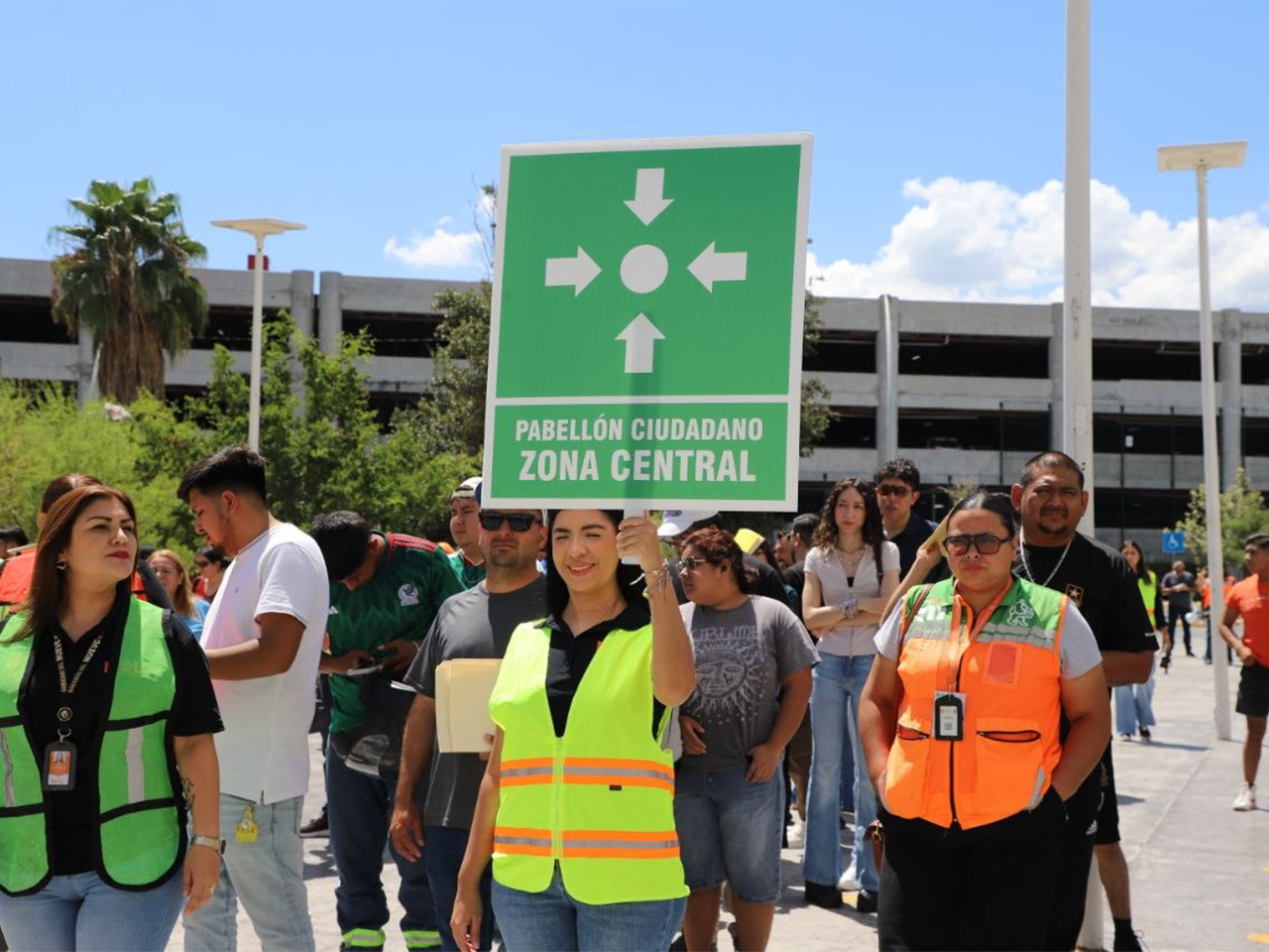 Participan más de 500 personas en Simulacro Nacional 2026 en edificios del gobierno de Nuevo León