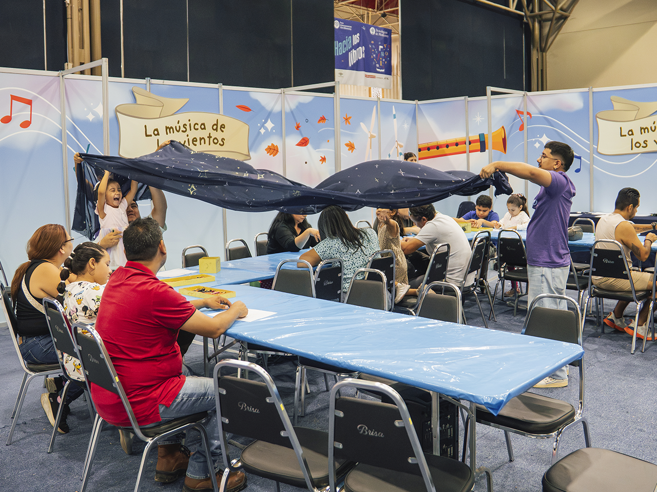 Este fin de semana es tiempo de una travesía por el aire y la cultura en la Feria del Libro