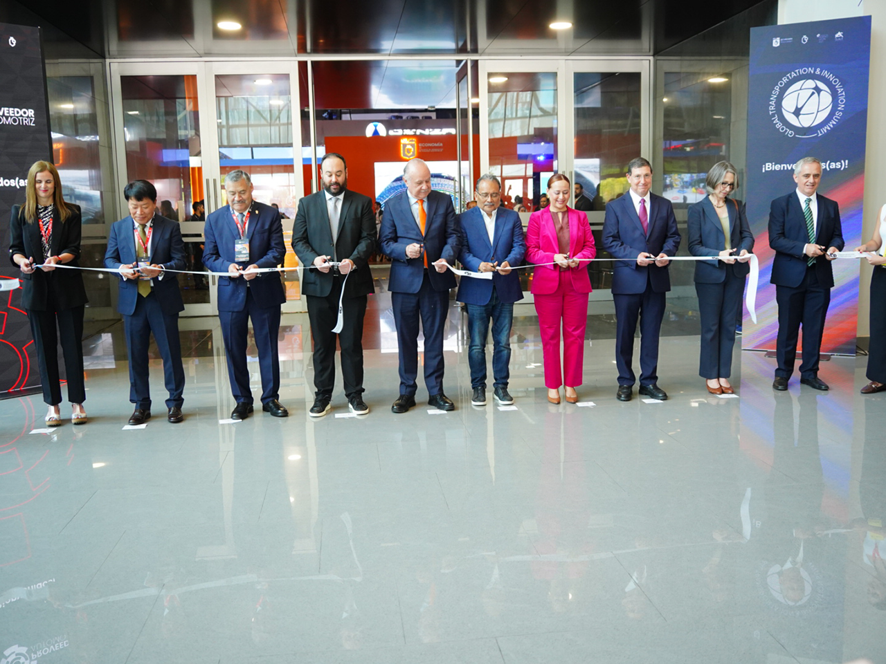 Inaugura Nuevo León cumbre líder en movilidad, tecnología e innovación: GTI 2025