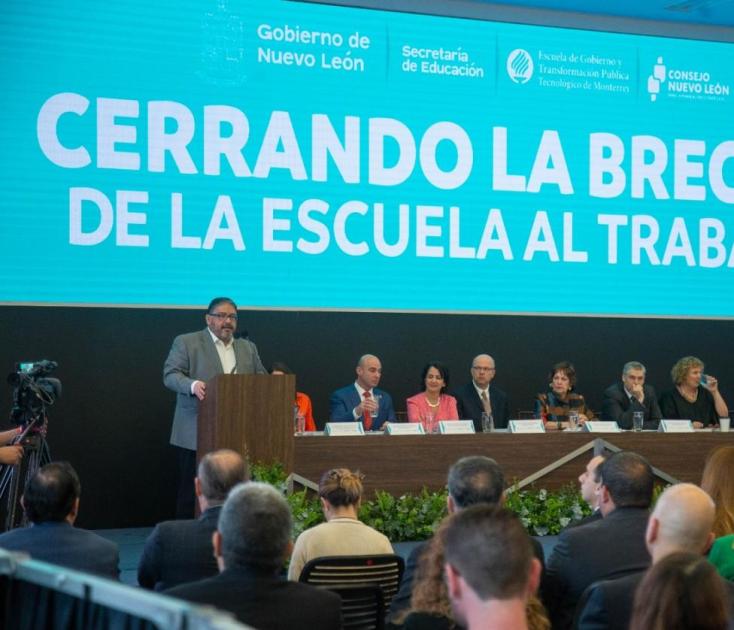 Buscan cerrar brecha entre Escuela y Trabajo de Jóvenes en NL