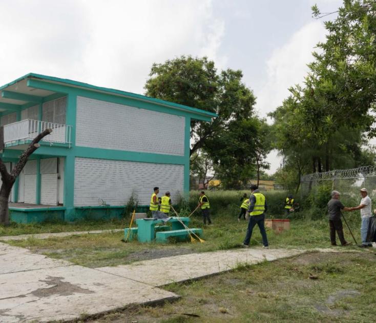 Refuerza Nuevo León mantenimiento y limpieza de planteles escolares