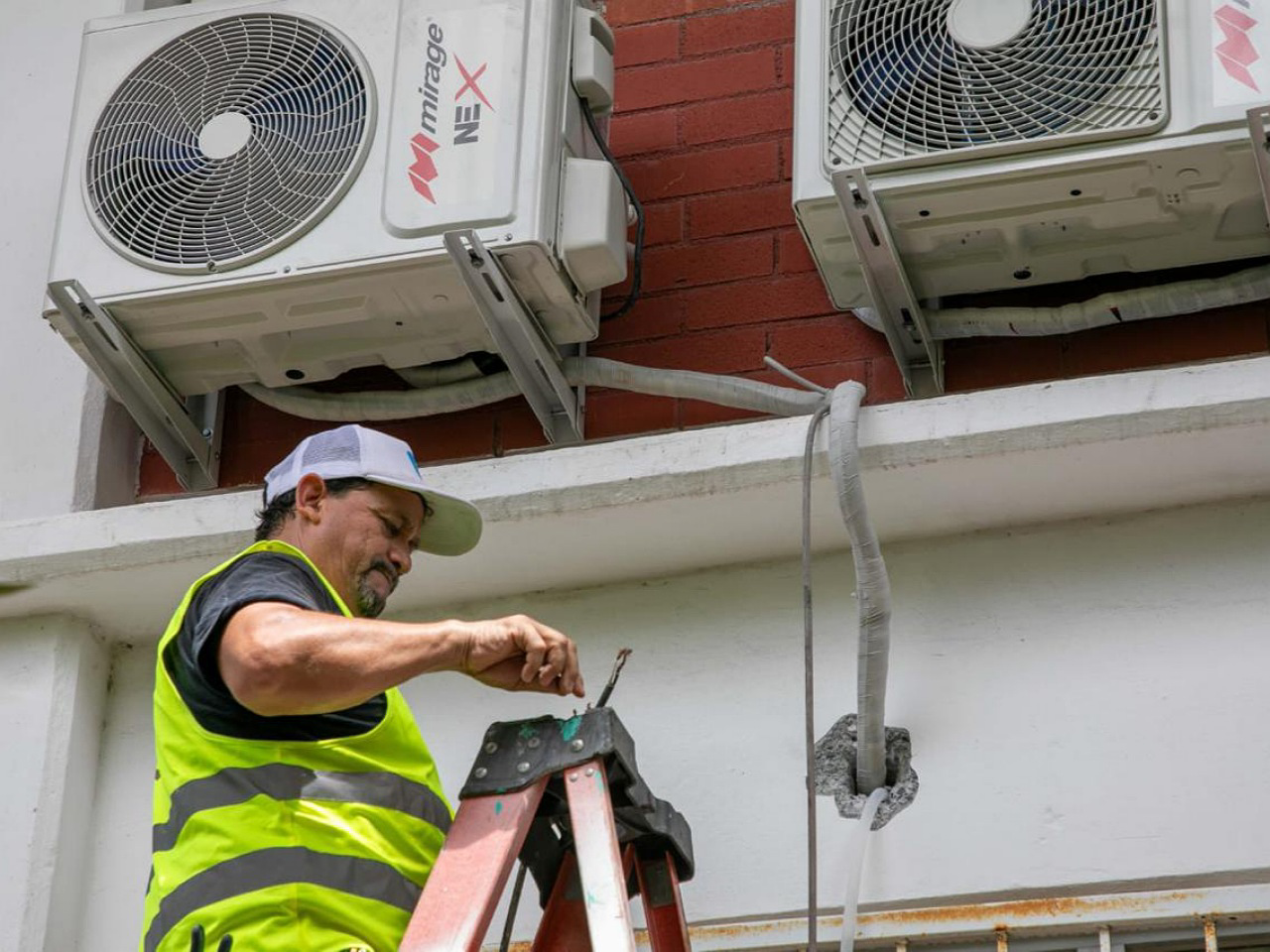 Refuerzan medidas preventivas ante onda de calor en planteles de Educación Básica