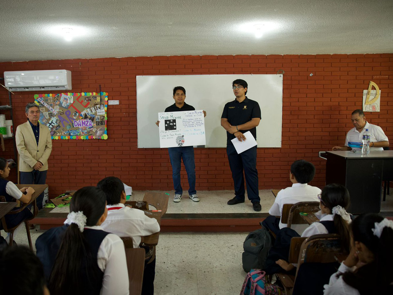 Concientizan la importancia de la salud mental en escuelas de Nuevo León