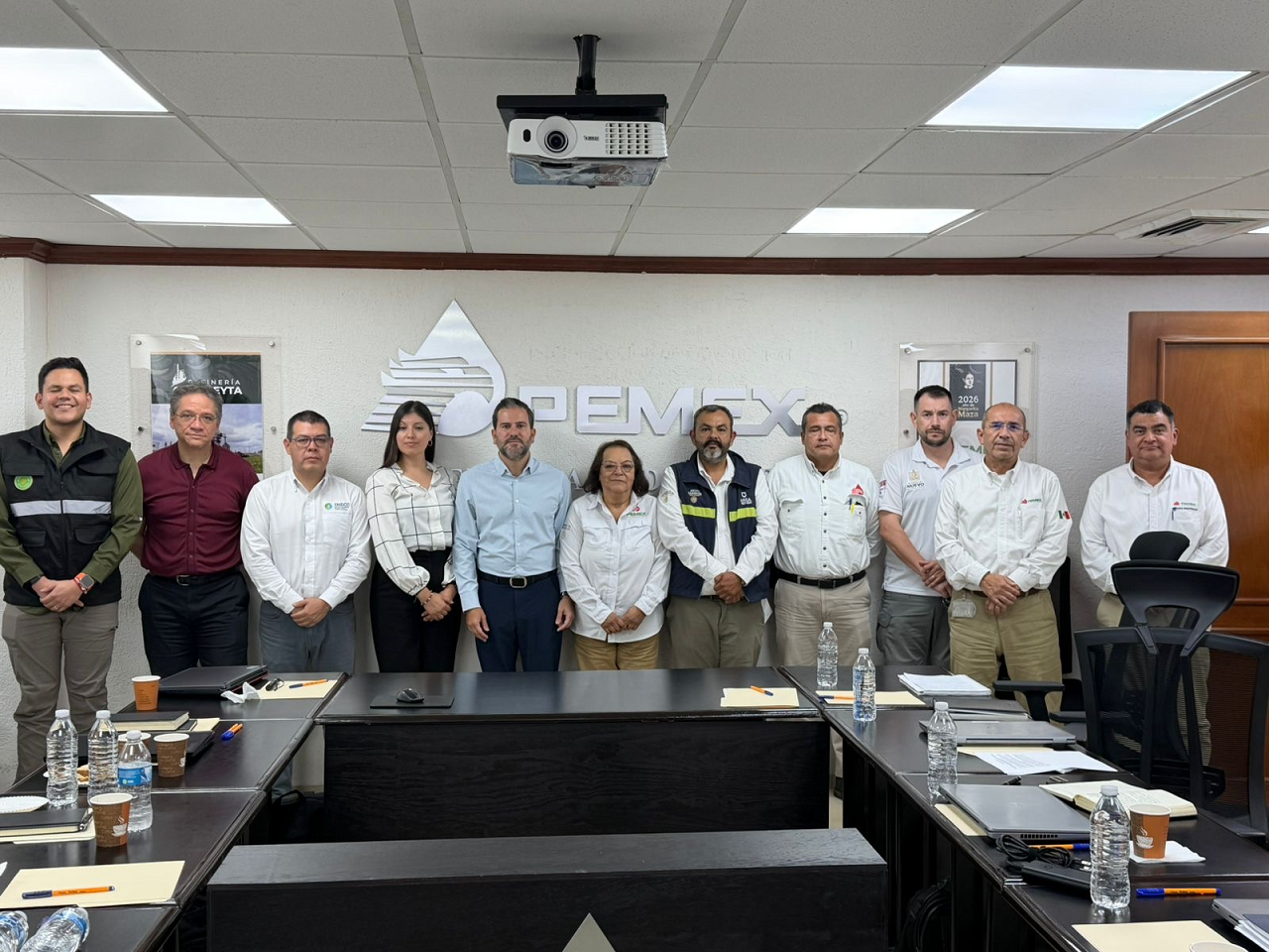 Secretaría de Medio Ambiente acuerda con PEMEX y autoridades federales acciones para atender malos olores en la zmm