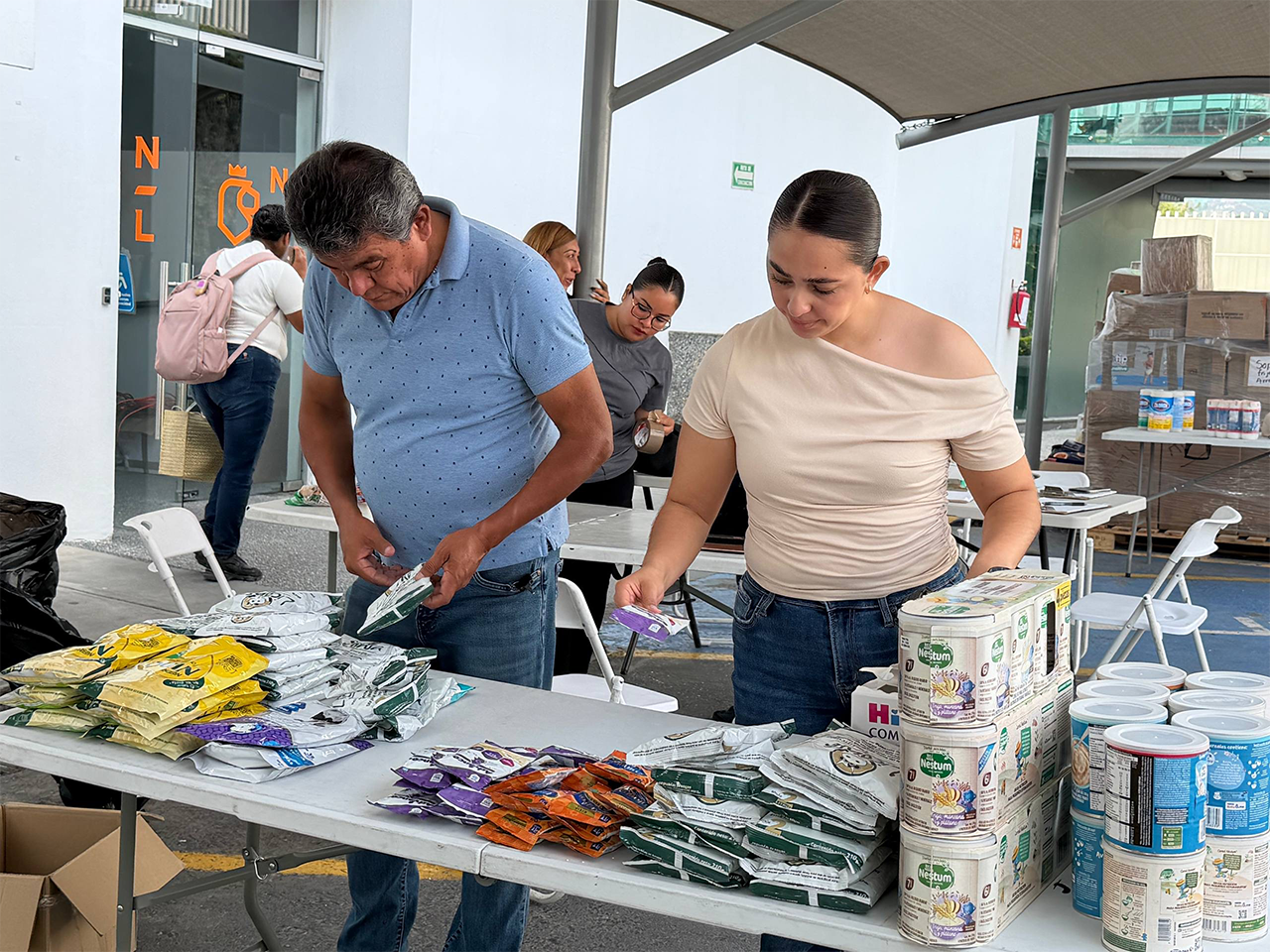 Duplican regios ayuda humanitaria para damnificados en Venezuela