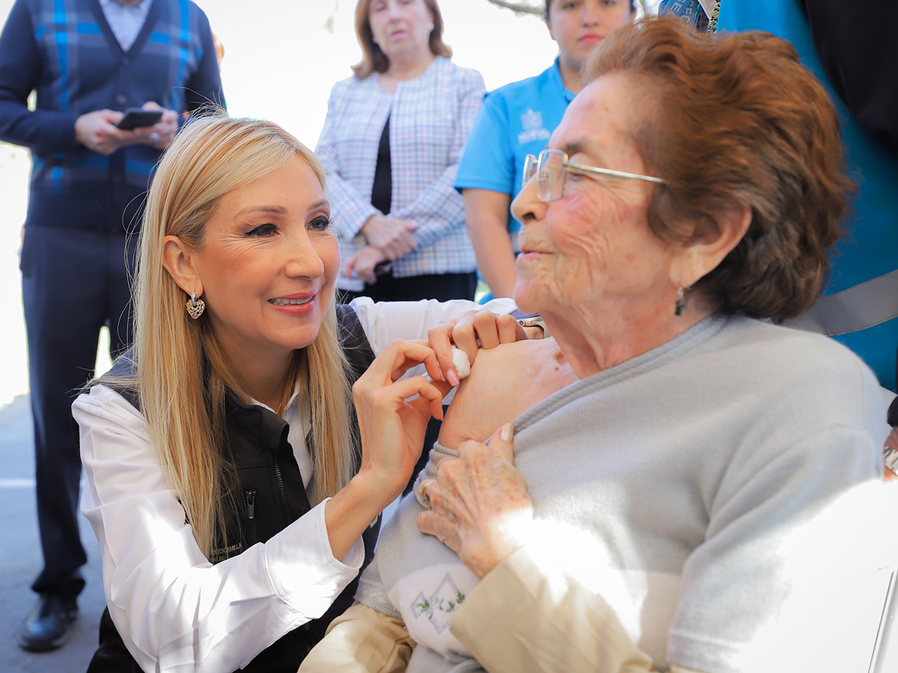 Refuerzan vacunación contra influenza y Covid-19 con drive-thru en el Auditorio San Pedro