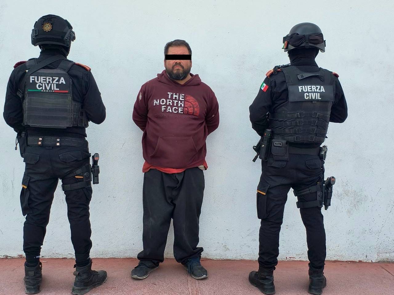 Detienen a hombre que irrumpió con arma blanca junta vecinal