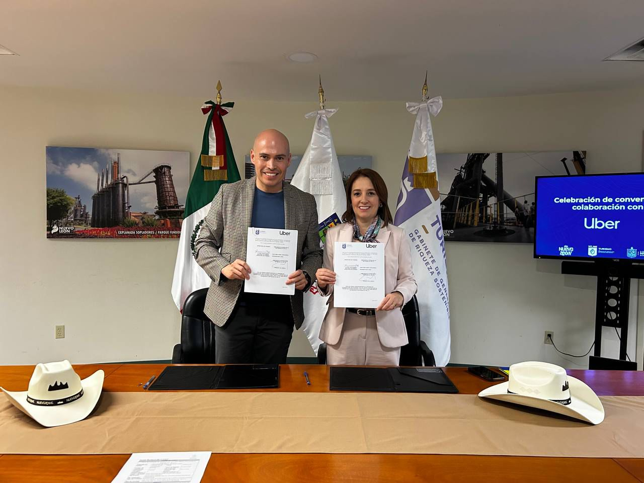 Fortalecen Nuevo León y Uber, turismo y movilidad sostenible con un convenio estratégico