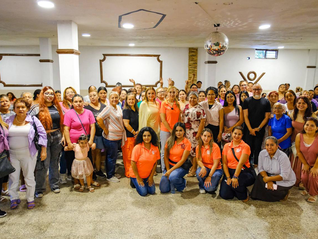 Previenen y atienden las violencias contra las mujeres mediante “Diálogos en tu Calle”