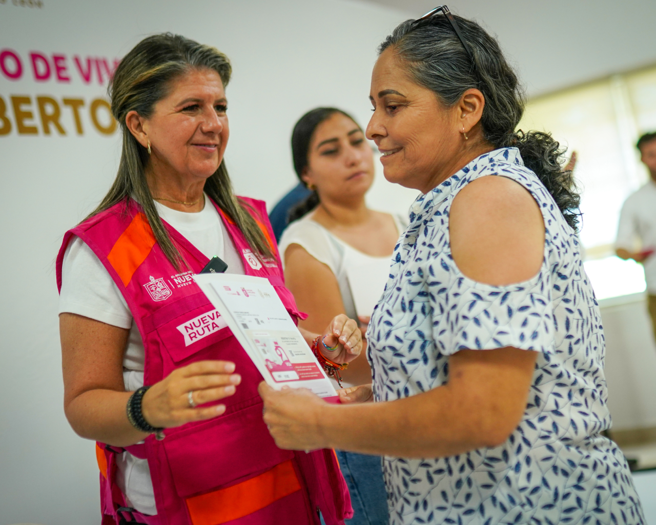 Entrega Igualdad e Inclusión apoyos a familias de Santiago para mejoramiento de viviendas afectadas por “Alberto”