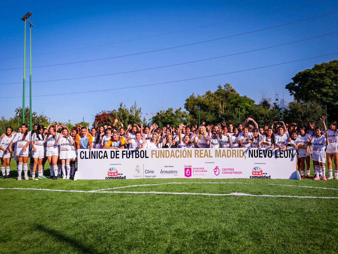 Inicia Clínica Femenil de Futbol de la Fundación Real Madrid en Centros Comunitarios