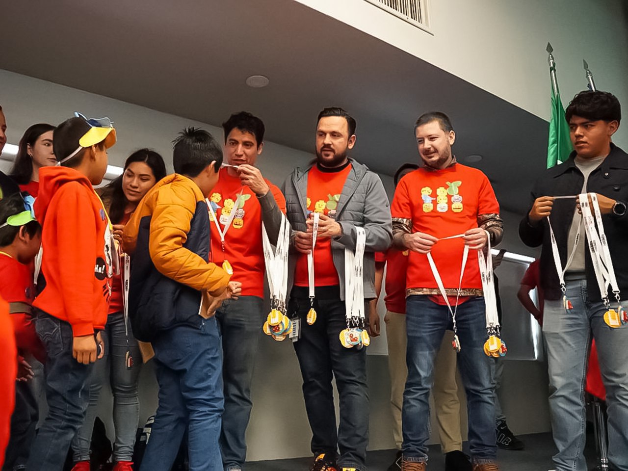 Participan niños de Centros Comunitarios en el First Lego League México