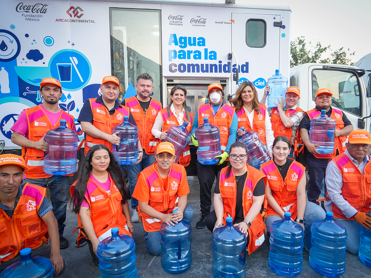 Llevan Estado, Arca Continental y Heineken agua para todas las personas