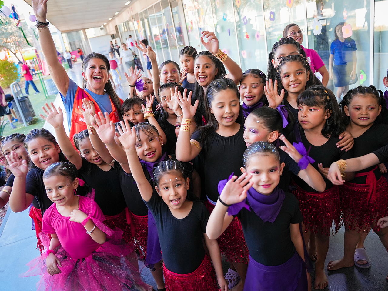 Participan 500 gimnastas en gala de gimnasia artística rumbo al Mundial de futbol 2026