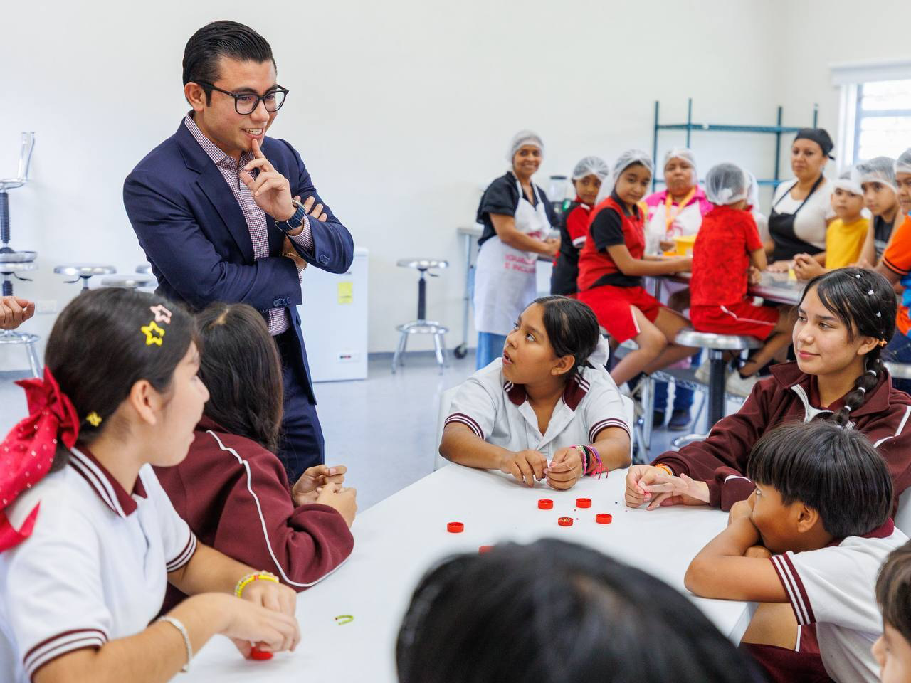 Félix Arratia realiza gira por Centros  Comunitarios de la región citrícola