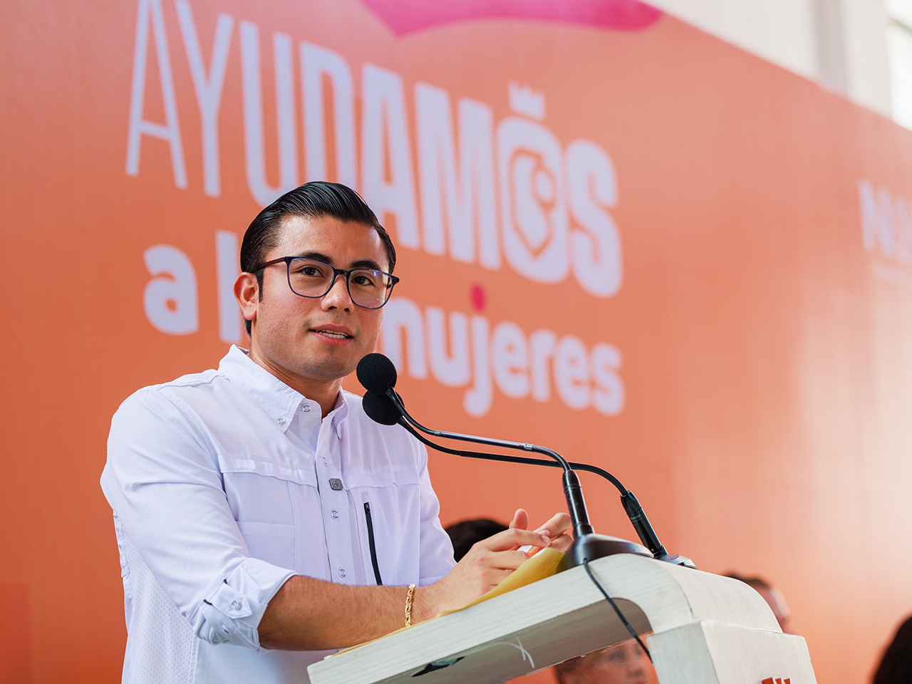 Félix Arratia recorre 25 municipios en menos de dos meses con entregas de Ayudamos a las Mujeres