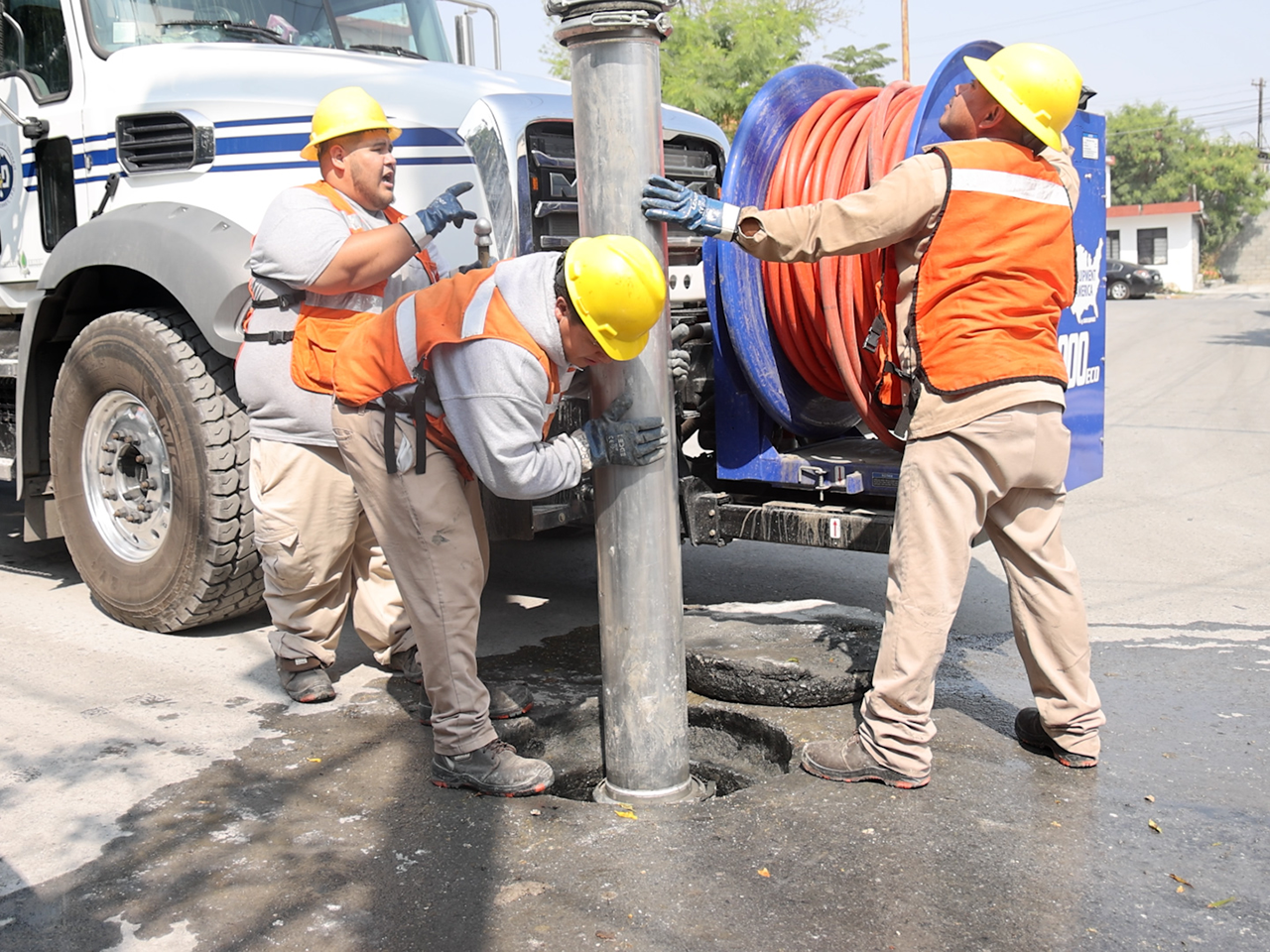 AyD realiza mantenimiento preventivo a 328 kilómetros de drenaje en 5 meses