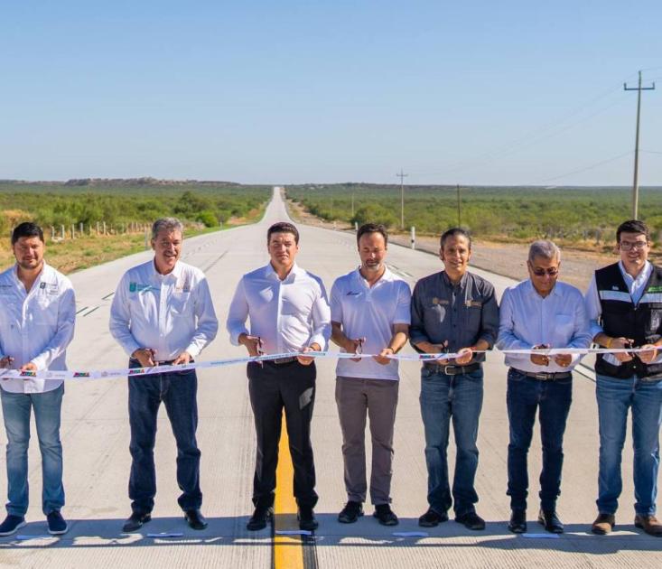 Inaugura Samuel García la Carretera La Gloria - Colombia