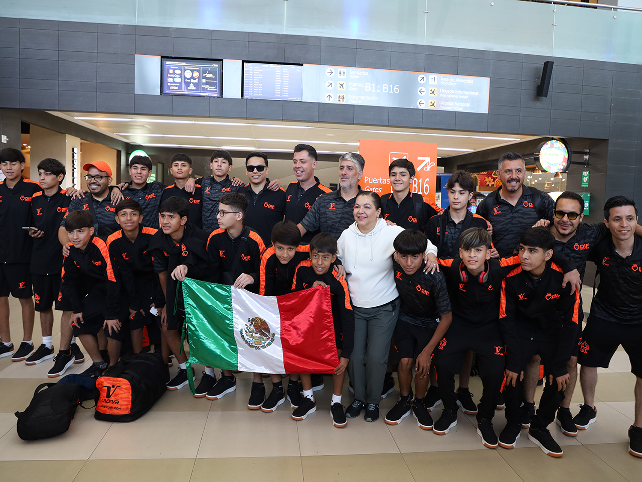 Selección DIF Nuevo León viaja a Roma, Italia en busca de trofeo de futbol internacional