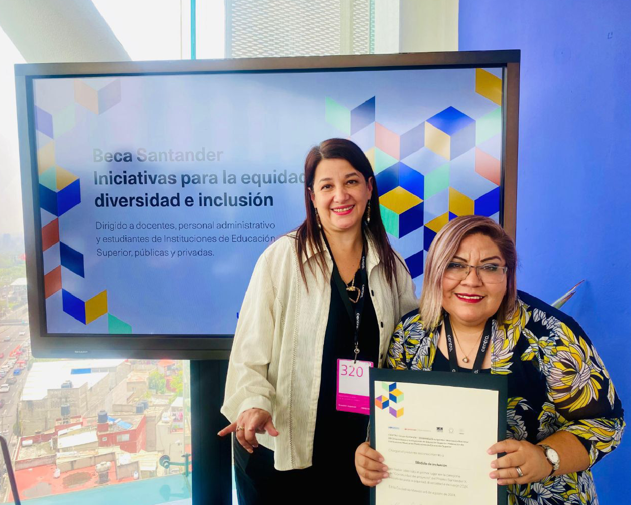 Recibe Universidad Tecnológica Santa Catarina premio por su modelo de inclusión