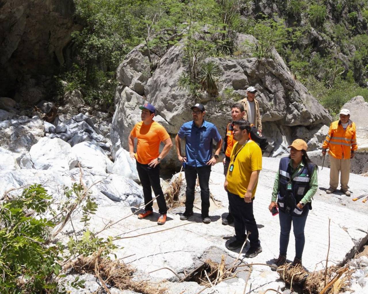 Instruye Gobernador tareas de reconstrucción en la Sierra de Santiago, Santa Catarina y ZMM