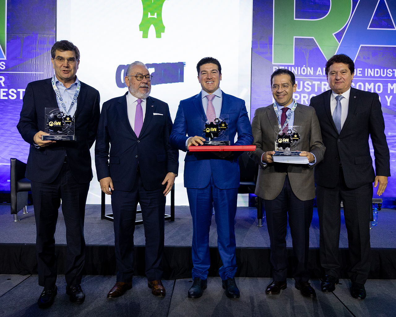 Fortalece Gobierno del estado crecimiento de las micro, pequeñas y medianas empresas de NL