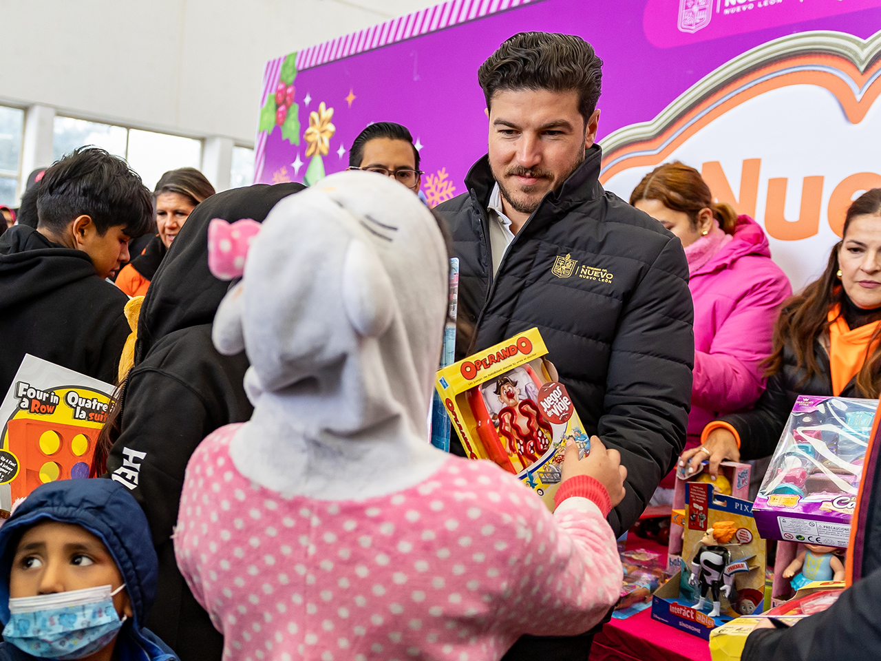 Vamos en 2025 con todo por las niñas y niños de NL; Samuel García