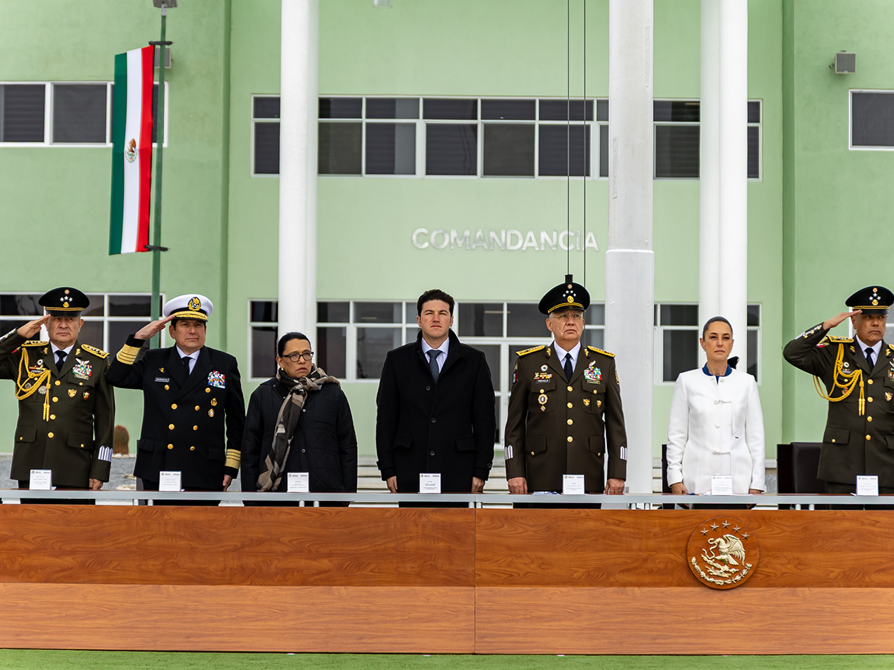 Entregan Claudia Sheinbaum y Samuel García Regimiento Militar en Cerralvo