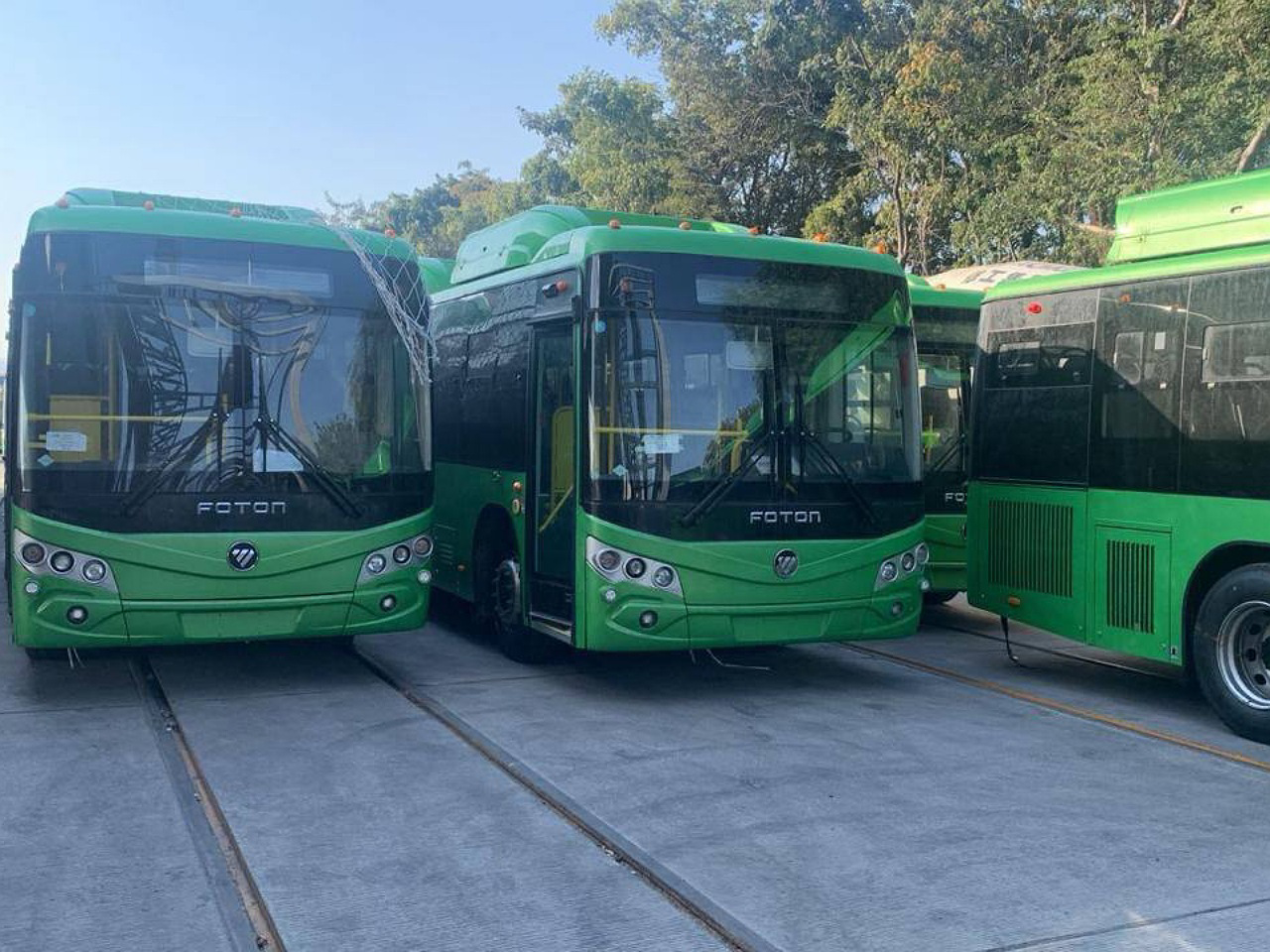 Anuncia Samuel García llegada de mil 500 nuevos camiones