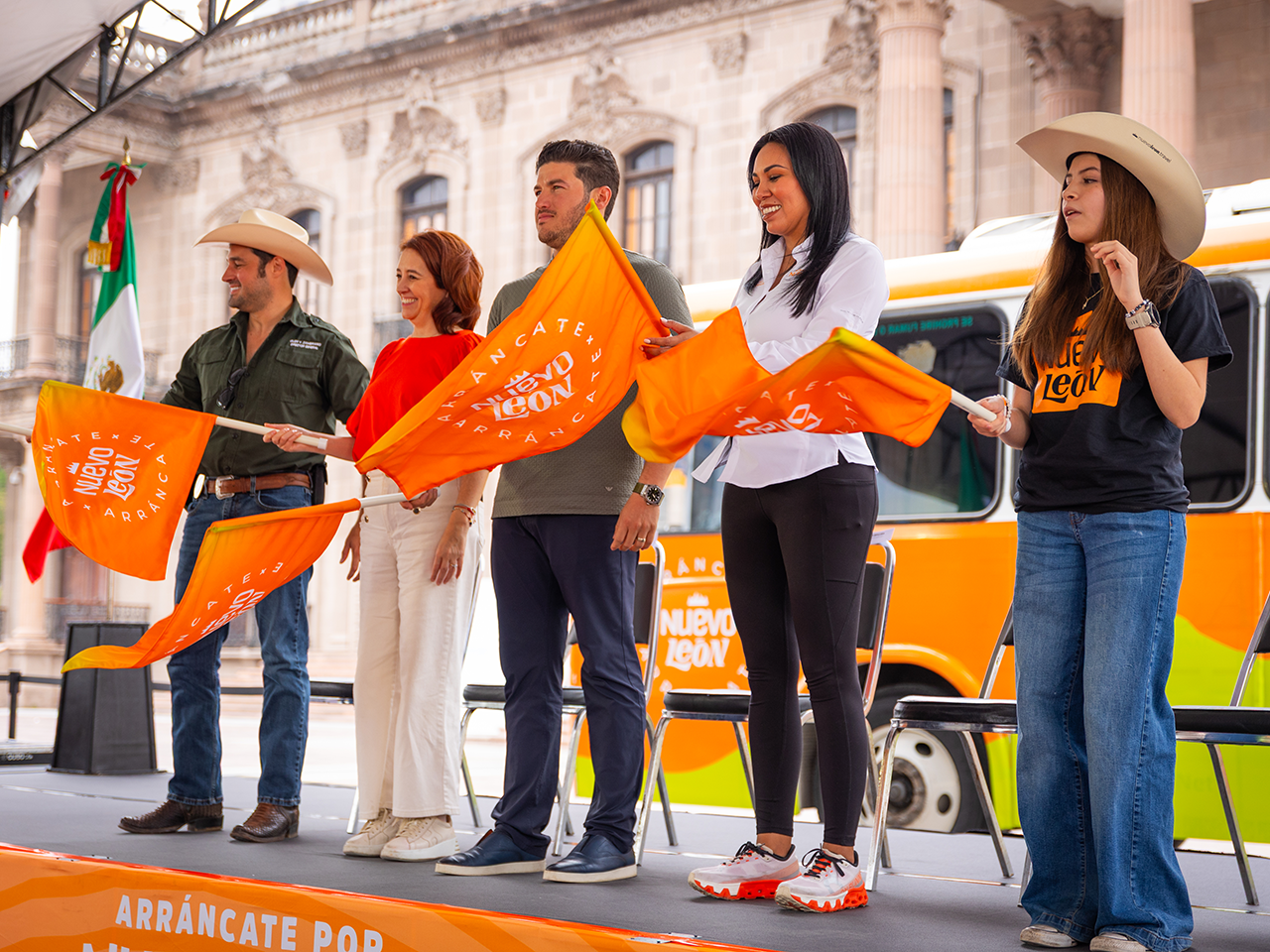 Da Gobernador banderazo a recorridos gratuitos del programa “Arráncate X Nuevo León”