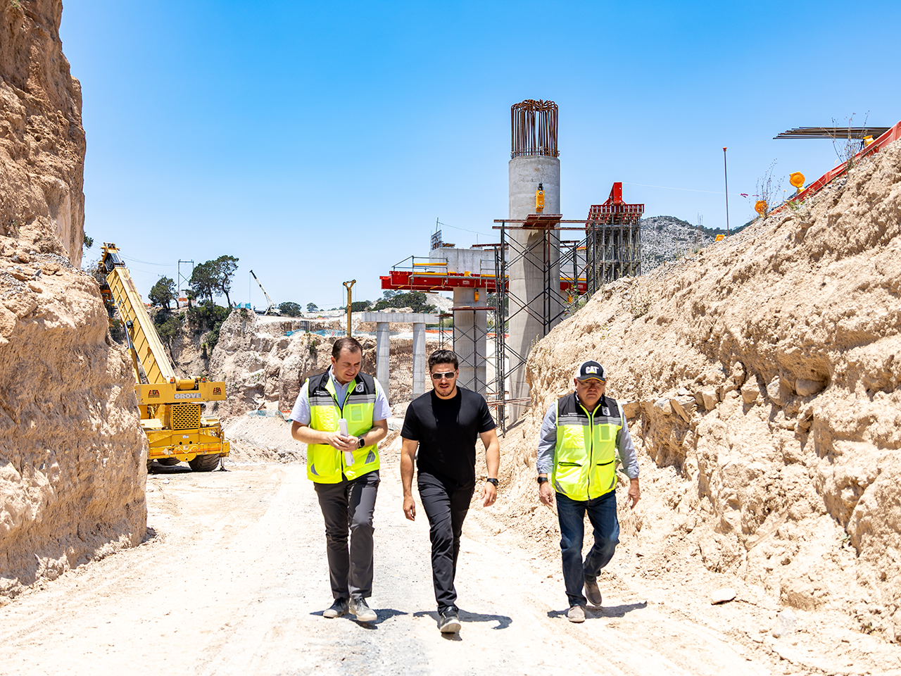 Supervisa Gobernador obras de Carretera Interserrana; Tramo 3 con Carretera 57 avanza 86 por ciento