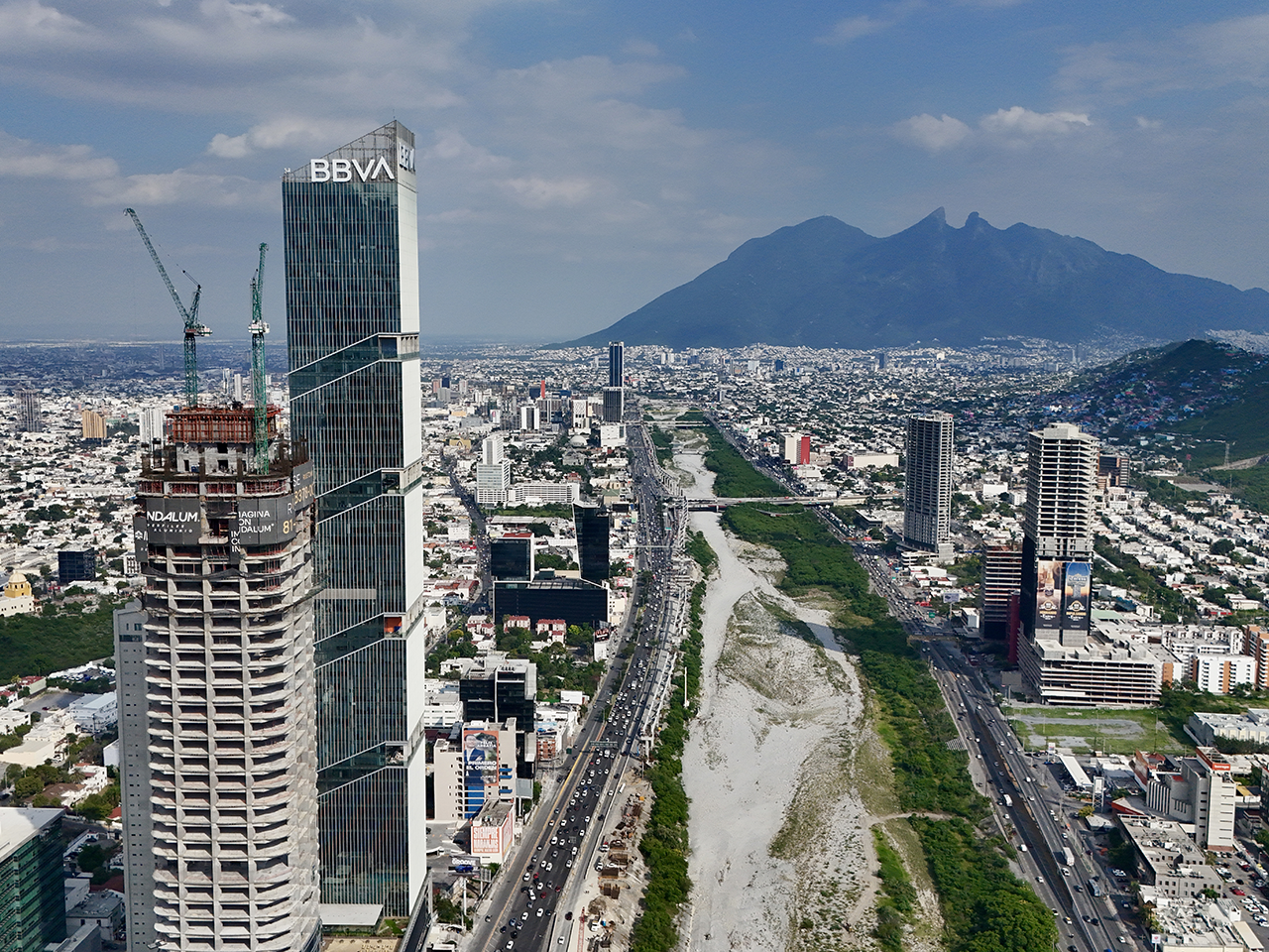 Recorre Gobernador avances en obra de Torre Rise | Gobierno del Estado ...