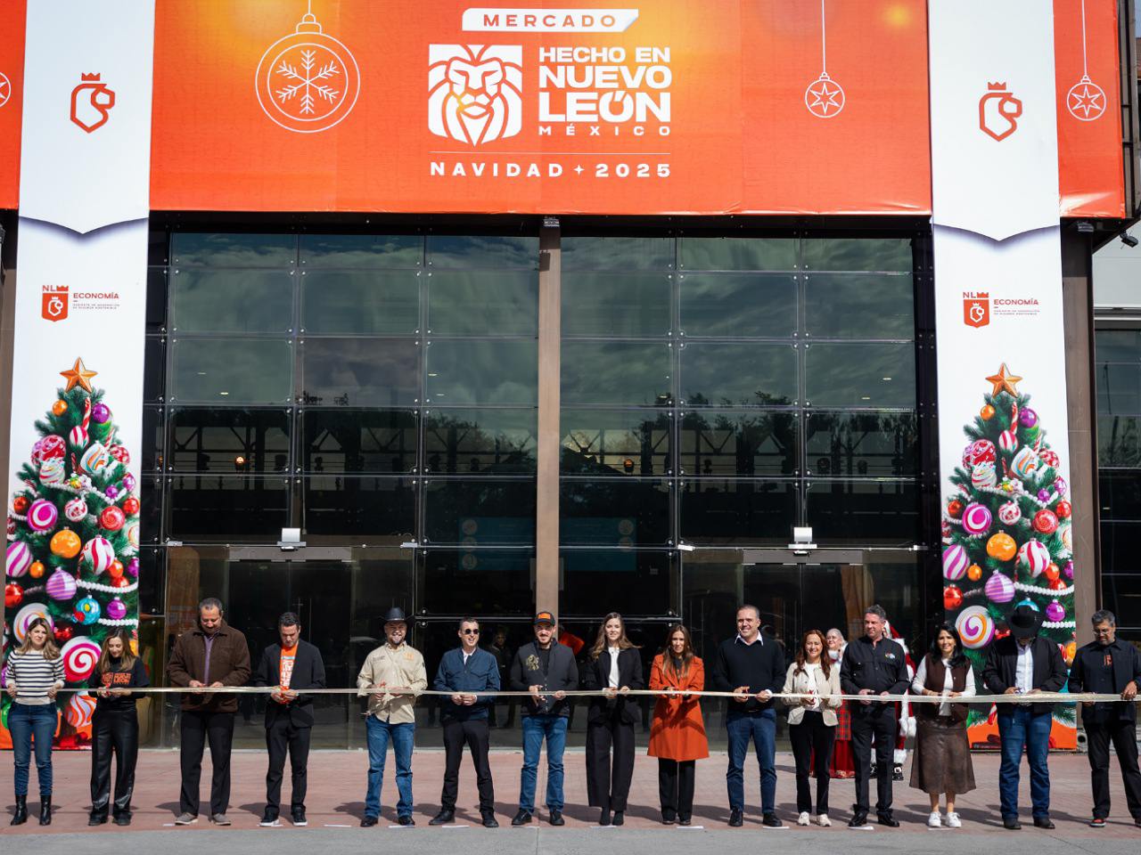 Nuevo León celebra su talento: Samuel García y Mariana Rodríguez inauguran el Mercado Hecho en Nuevo León – Edición Navideña