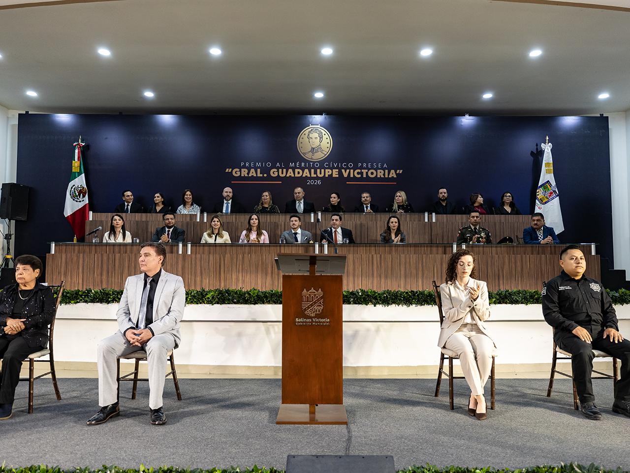 Reconoce Samuel a salinenses distinguidos; refrenda apoyo para construcción de nuevo hospital