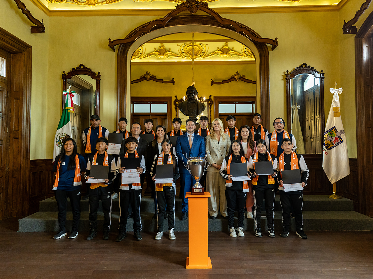 Reconoce Gobernador a equipo campeón de la Fundación Real Madrid 2026; tendrán apoyo de “Ayudemos a los Atletas”