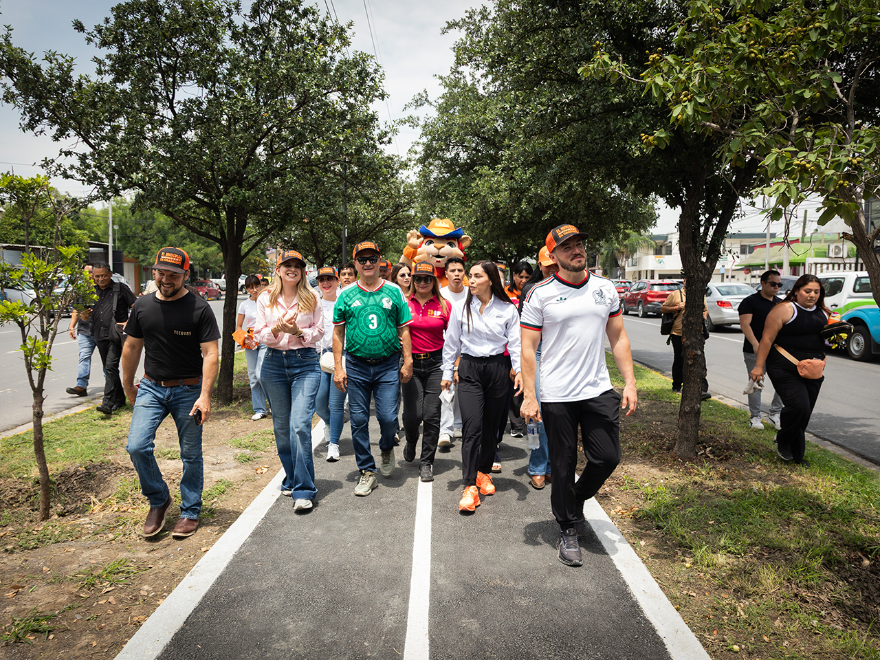 Impulsa Samuel García imagen urbana rumbo al Mundial con nuevo Andador Lineal Las Torres