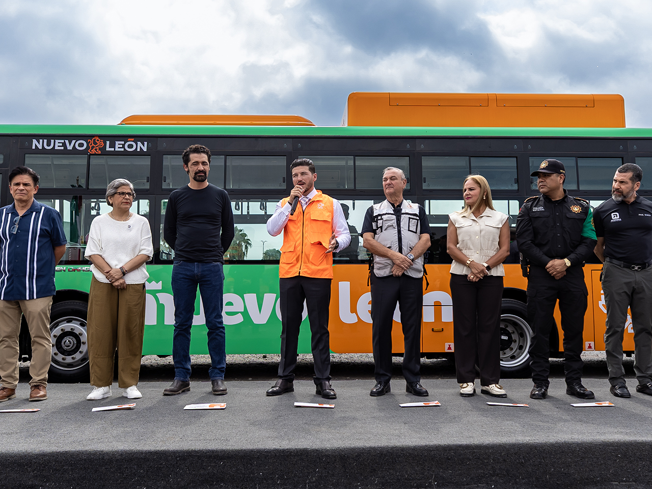 Entrega Gobernador unidades de la ruta 160 Guadalupe-Apodaca; resalta seguridad en transporte público