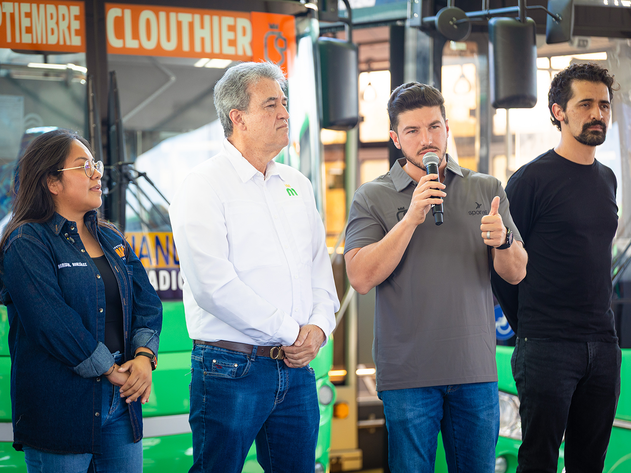 Renueva Samuel García con 30 nuevas unidades las rutas 227 y 128