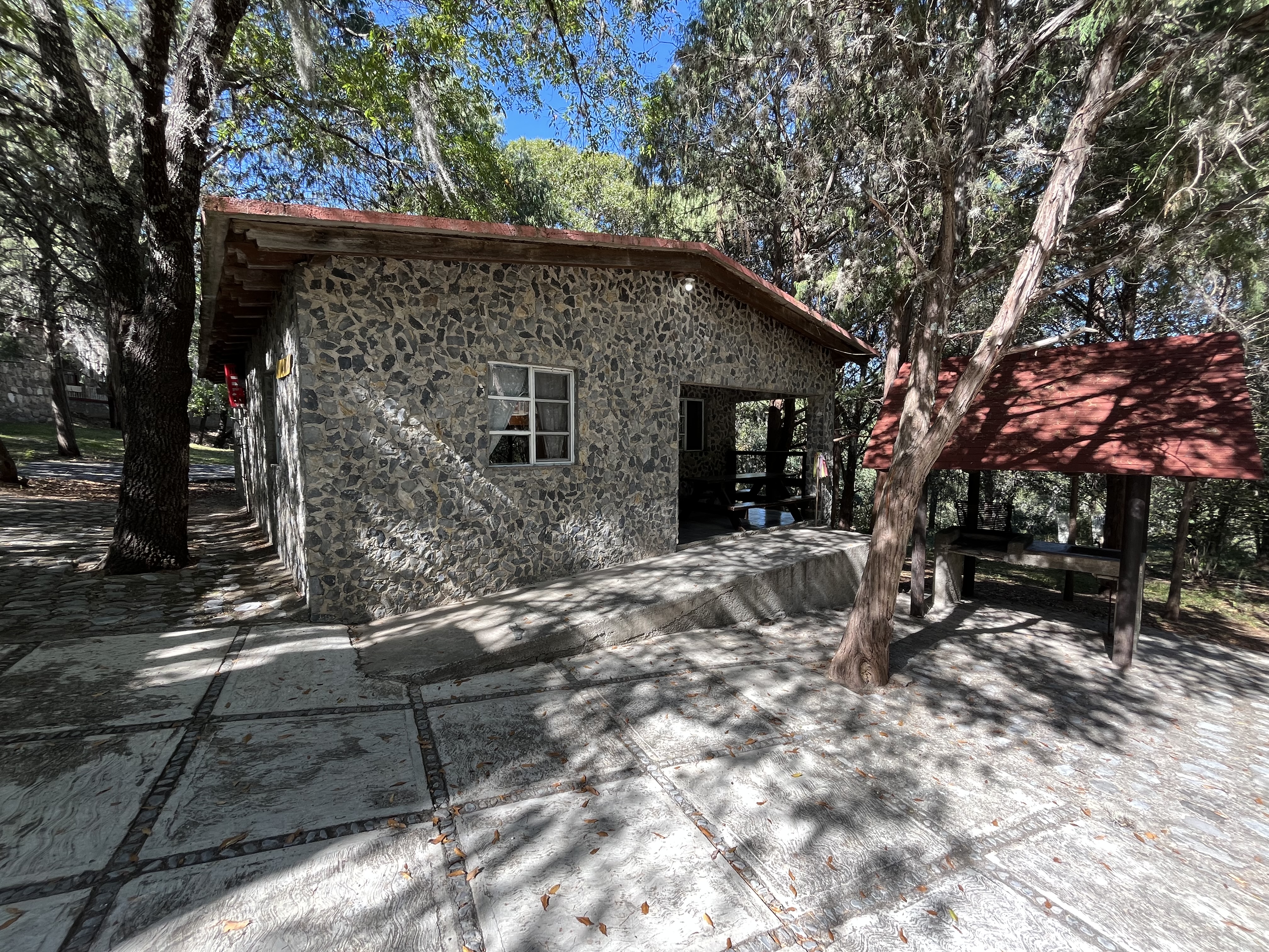 Vista exterior de la cabaña